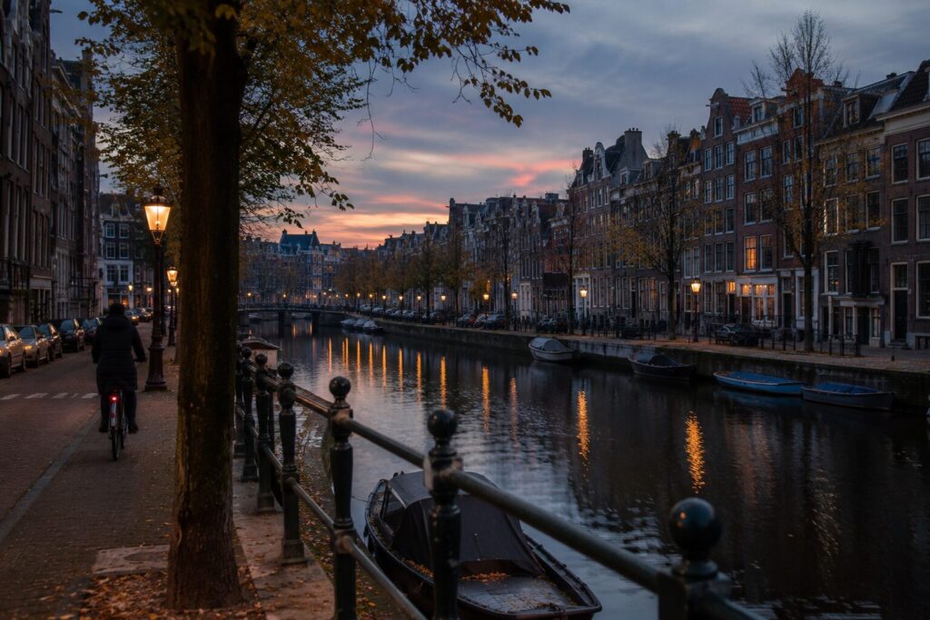 Amsterdam canal beside a cycling route, everyday water that makes water safety in the Netherlands essential